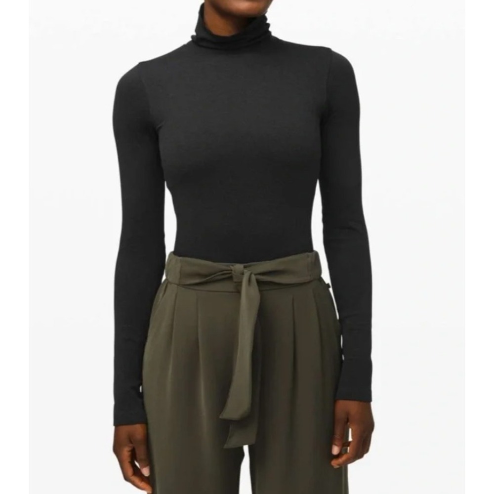 Lululemon Turtleneck Top Womens 6 Black Ribbed Long Sleeve Seamless